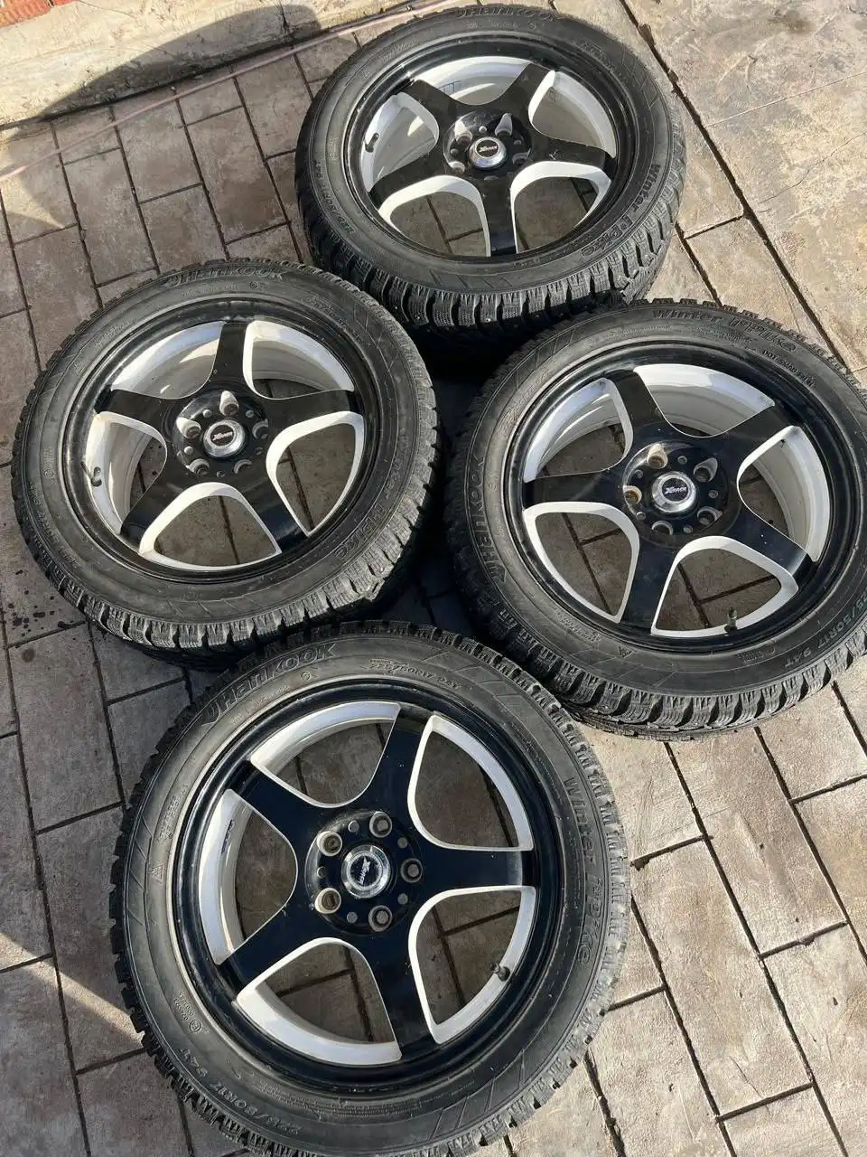 Резина R17 5x114.3 225/50