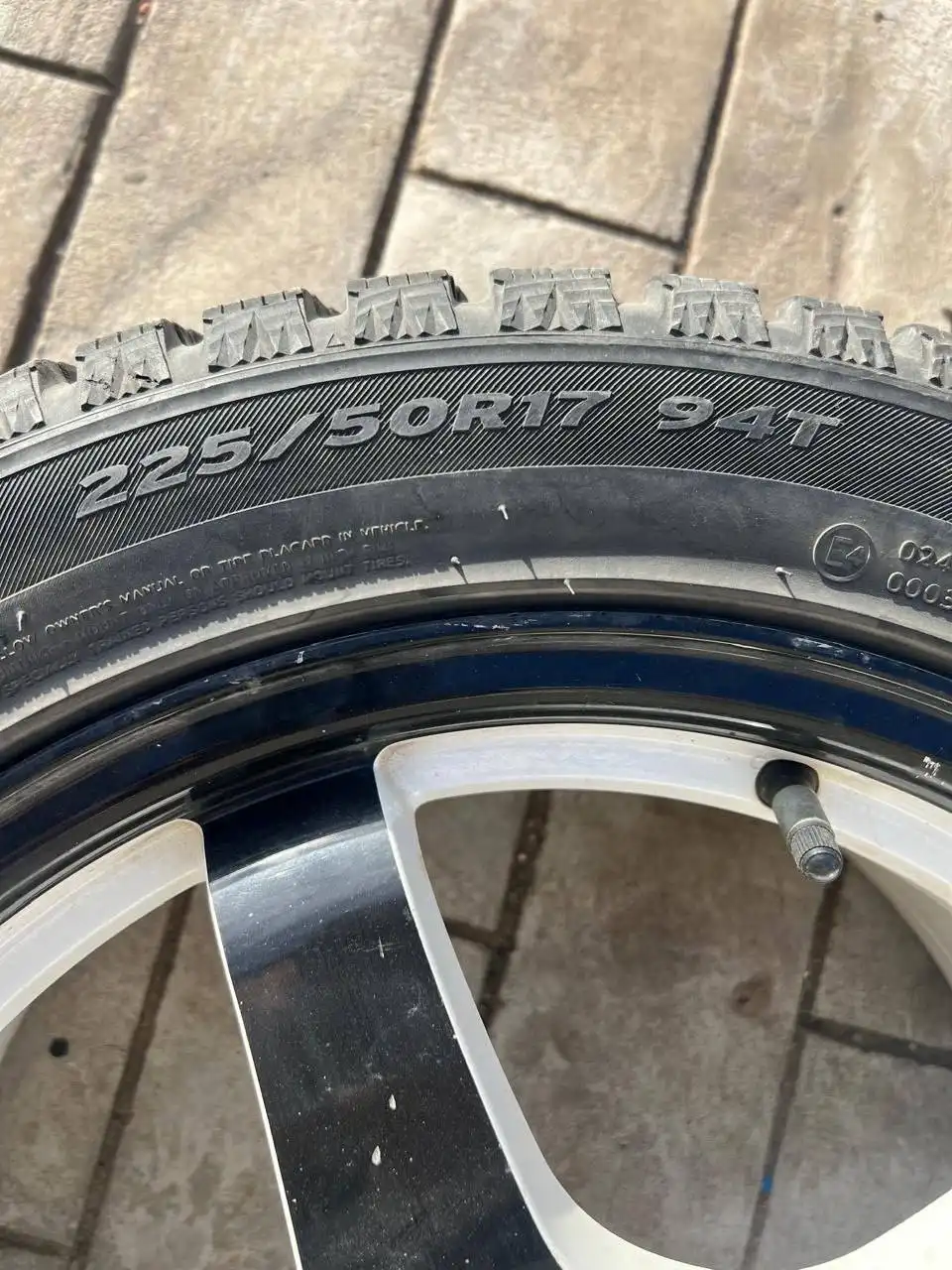 Резина R17 5x114.3 225/50