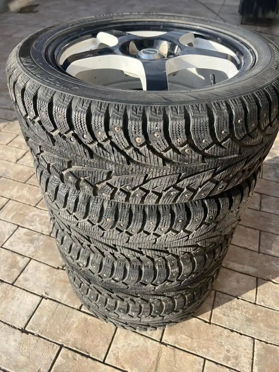 Резина R17 5x114.3 225/50