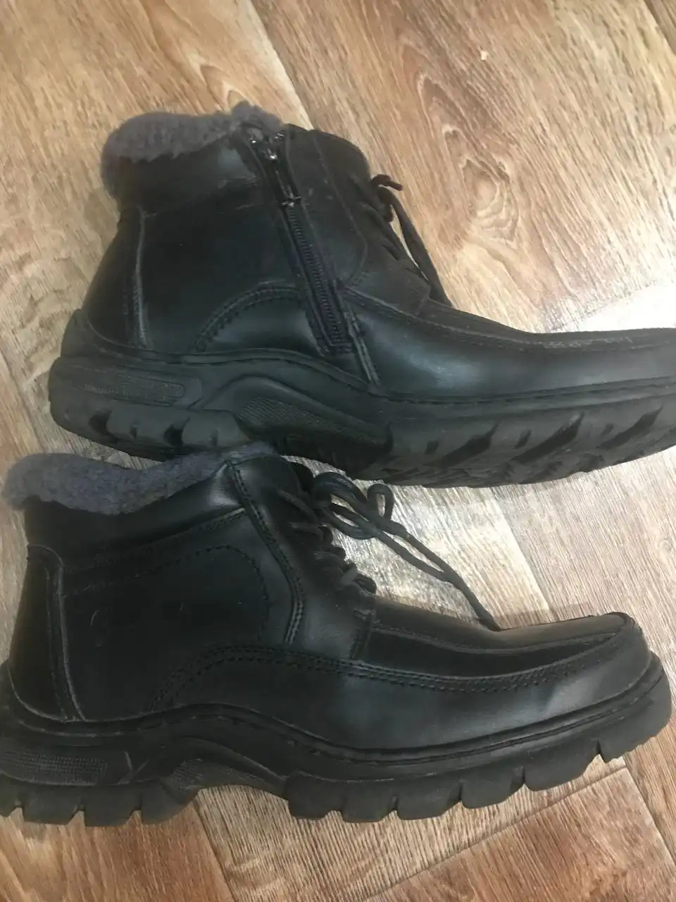 Продажа мужских ботинок в отличном состоянии