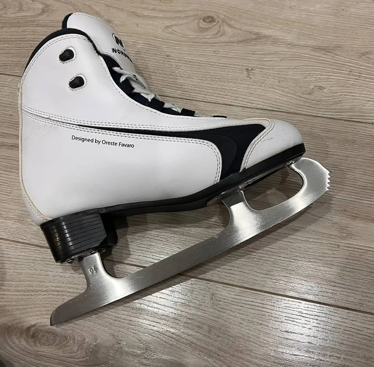 Женские фигурные коньки Nordway Charm - Спортивный инвентарь (Барахолка) в Казань