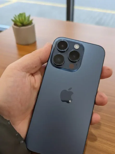 Продажа iPhone 15 Pro 256 ГБ с царапинами на экране - Кофемашины в Казань