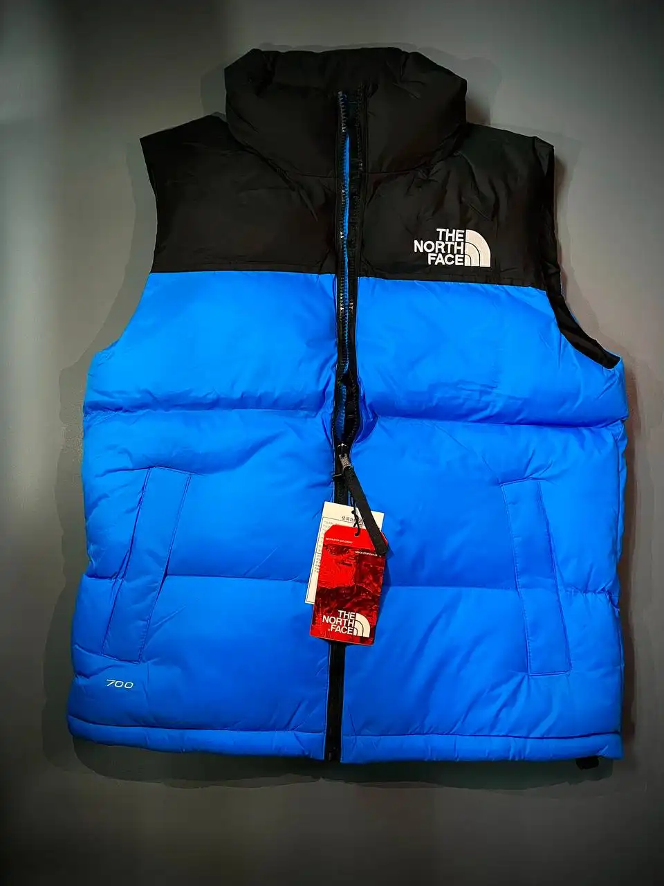 Сочные яркие жилетки The North Face синего и оранжевого цвета - Верхняя одежда (Одежда) в Казань