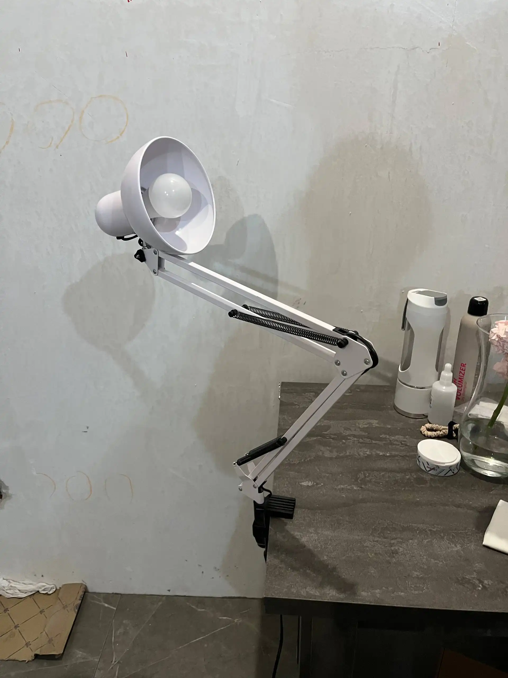 Продажа настольной лампы с красной лампочкой - Барахолка в Казань