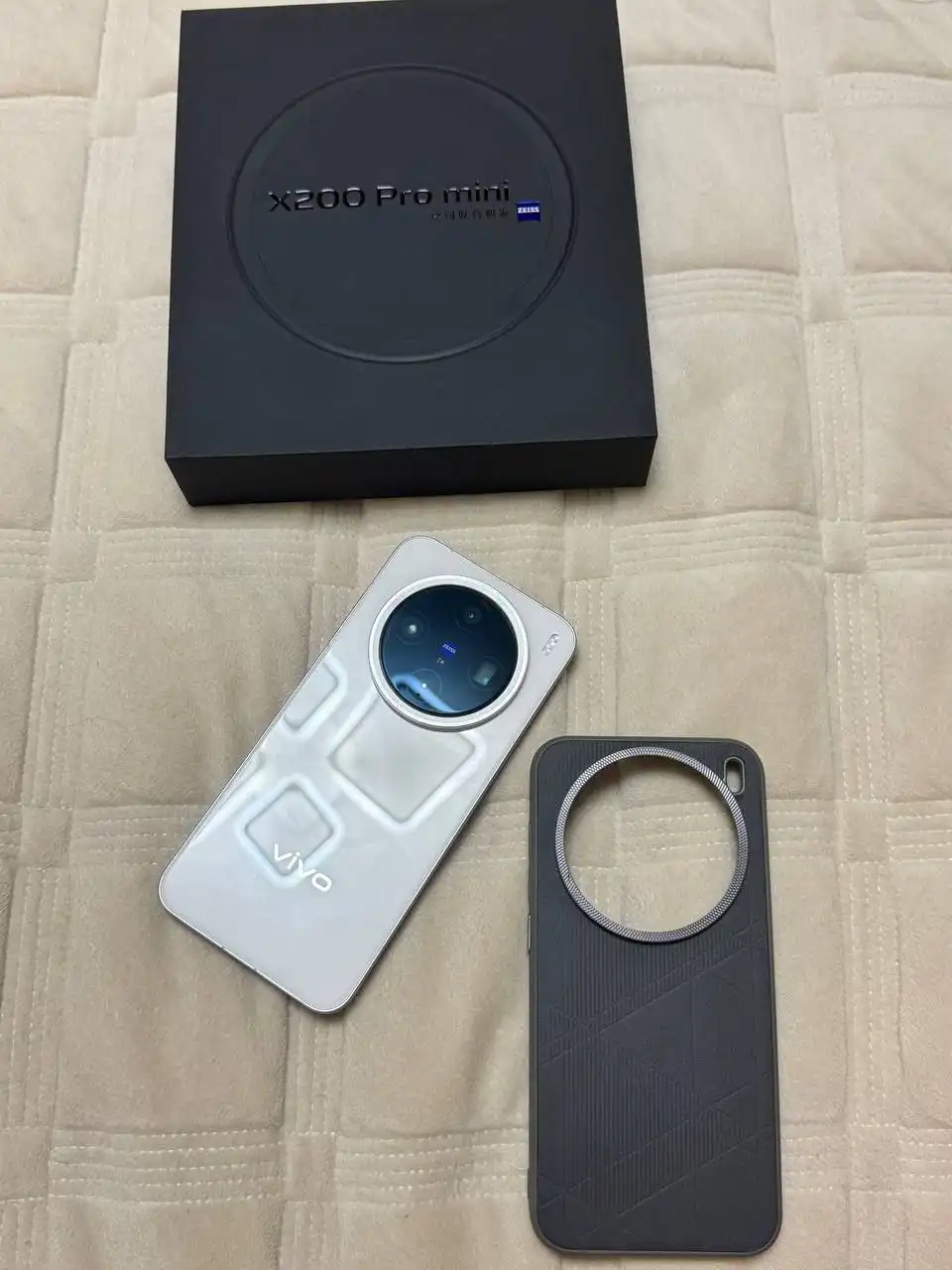 Продажа смартфонов iPhone 13, iPhone 11 и vivo x200 - Смартфоны (Электроника) в Казань