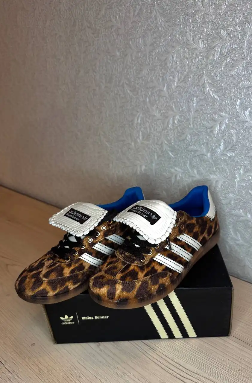 Продажа новых кед Adidas - Обувь (Одежда) в Казань