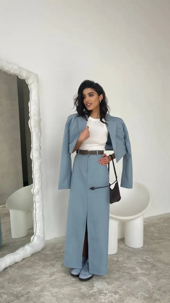 Костюм с юбкой голубого цвета размер S - Женская одежда (Одежда) в Казань