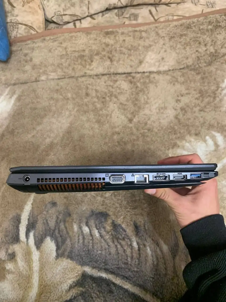 Ноутбук с мелкими царапинами для учёбы и игр - Ноутбуки (Электроника) в Новосибирск