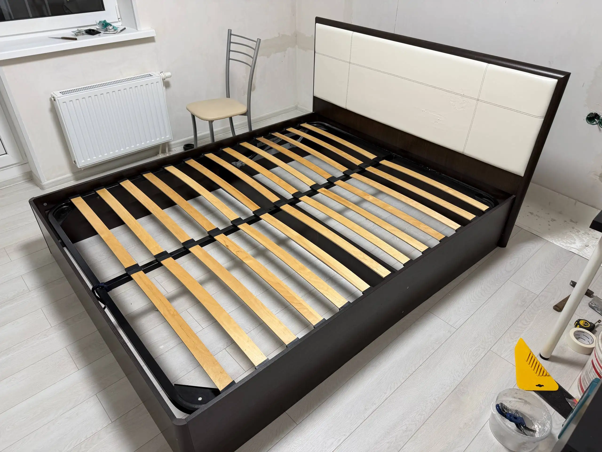 Кровать 160х200 с двумя тумбами - Мебель (Барахолка) в Казань