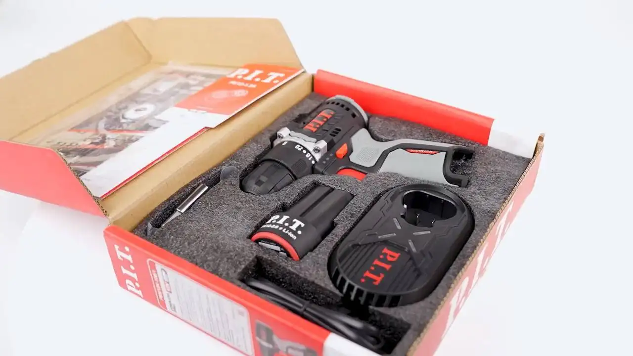 Продается дрель-шуруповерт - Электроинструменты (Барахолка) в Казань