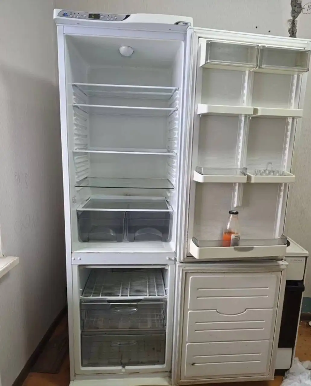 Холодильник б/у в рабочем состоянии - Холодильники (Барахолка) в Казань