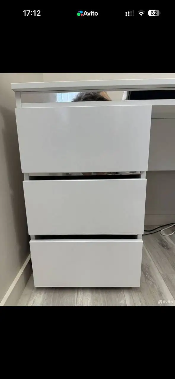 Белый письменный стол с выдвижными ящиками ЛДСП - Мебель (Для дома и дачи) в Казань