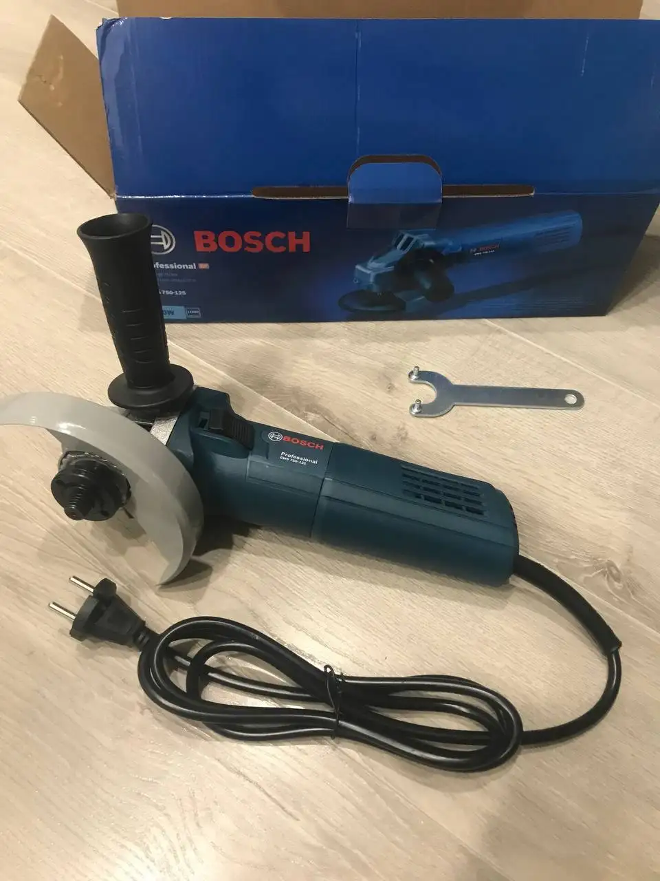 Продам УШМ Bosch 125-750 новый полный комплект - Электроинструменты (Барахолка) в Казань
