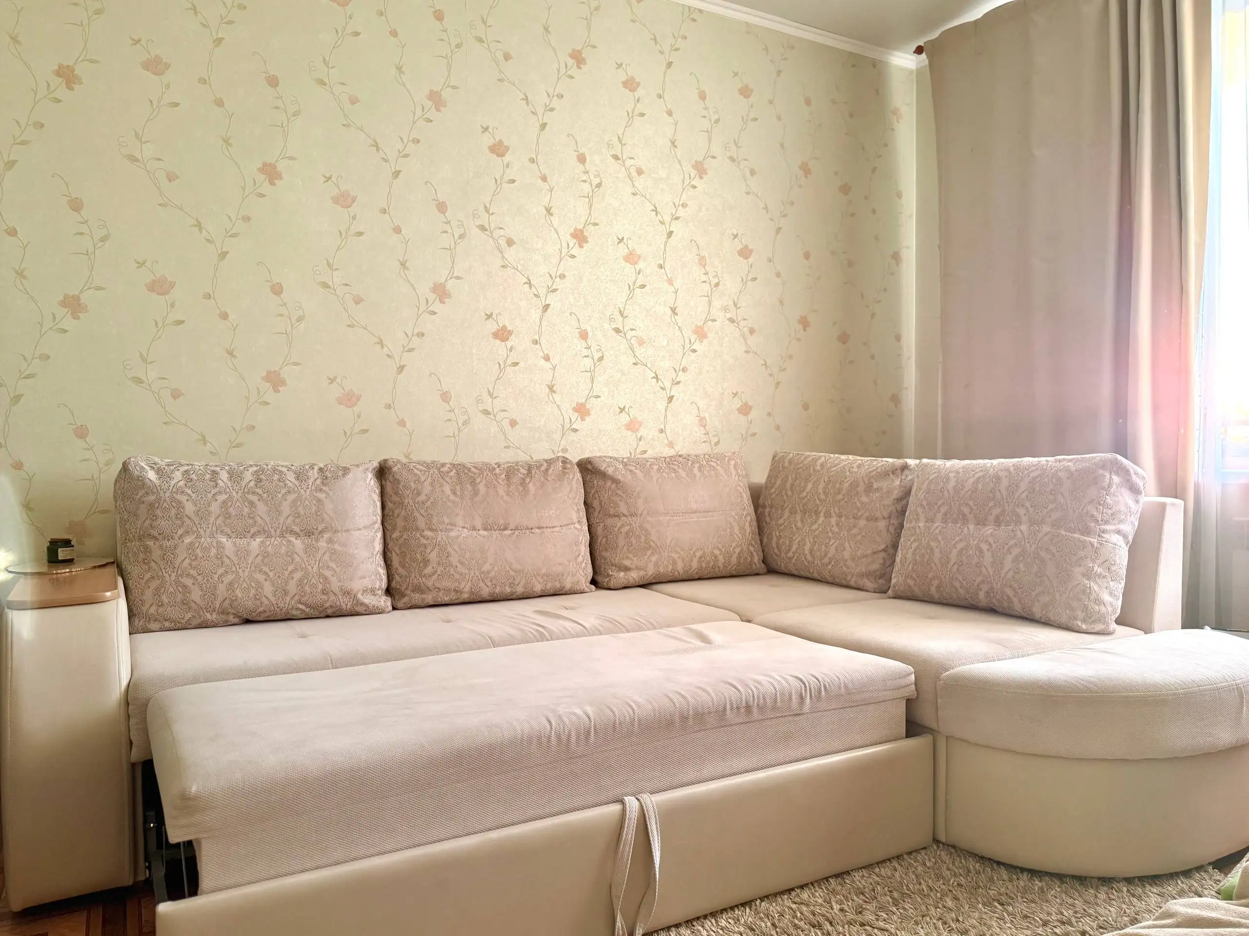 Продажа бежевого раскладного дивана - Барахолка в Казань