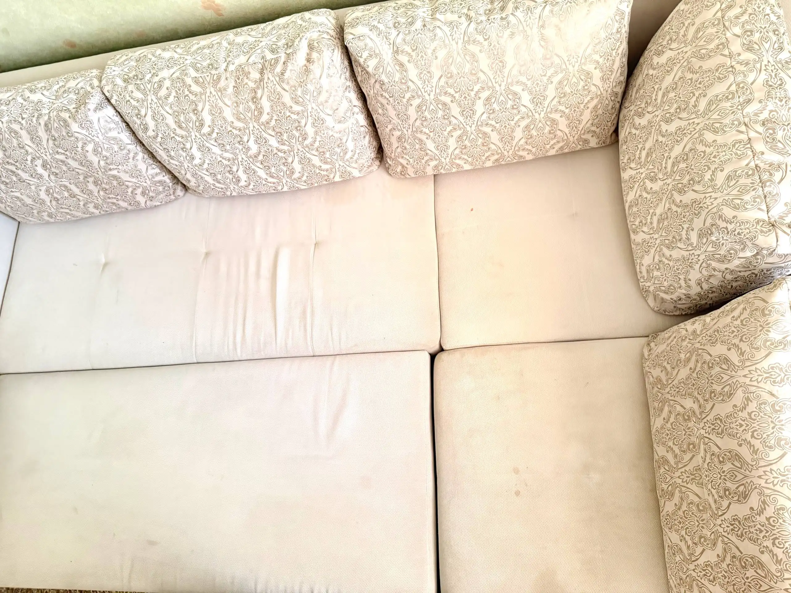 Продажа бежевого раскладного дивана - Барахолка в Казань