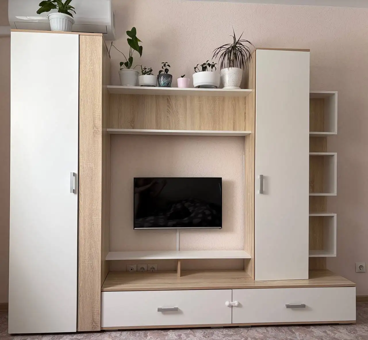 Продается стенка в хорошем состоянии - Мебель (Барахолка) в Казань