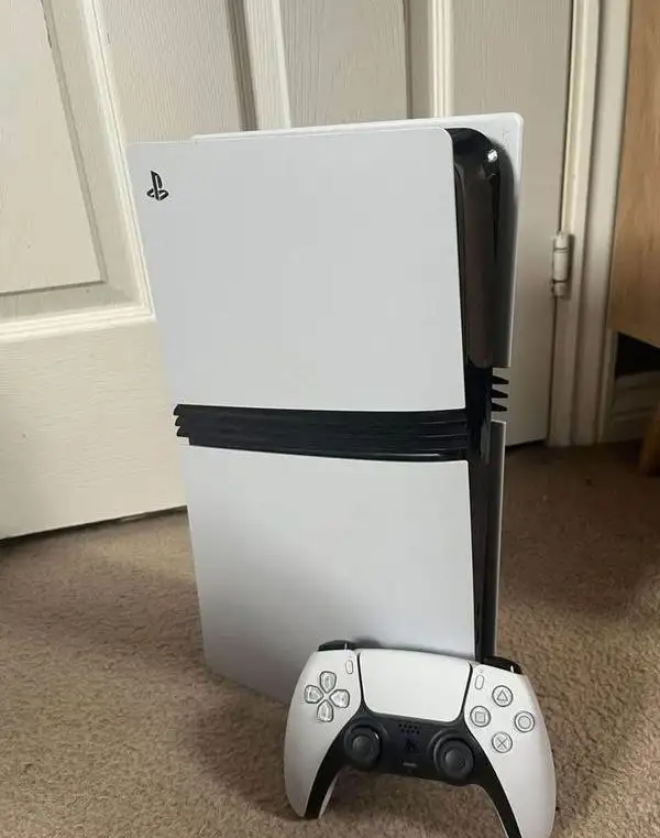 Продам PlayStation 5 Pro без дисковода - Игровые приставки (Электроника) в Казань