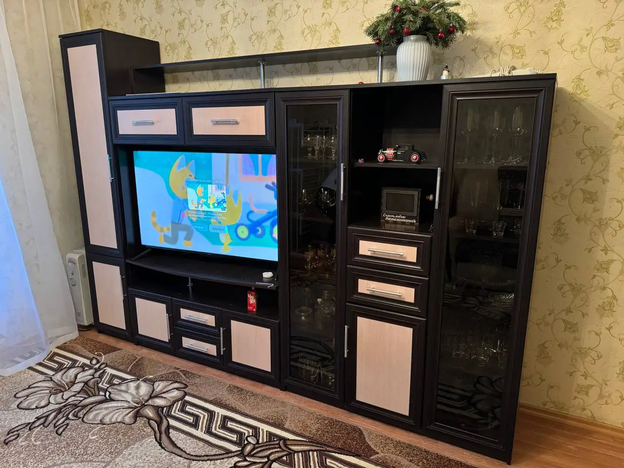 Мебель: стенка для коридора и горка для гостиной - Мебель (Для дома и дачи) в Казань