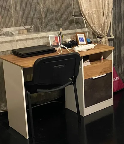 Бесплатный письменный стол самовывоз - Сумки в Казань