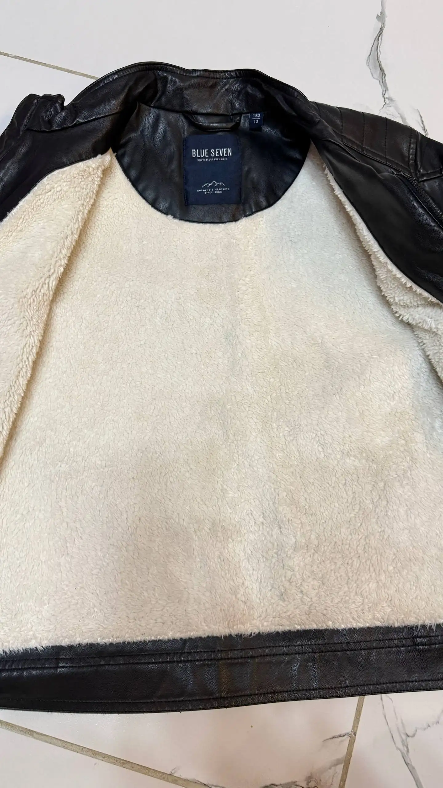 Демисезонная куртка из экокожи для мальчика 152 размера - Детская одежда (Одежда) в Казань