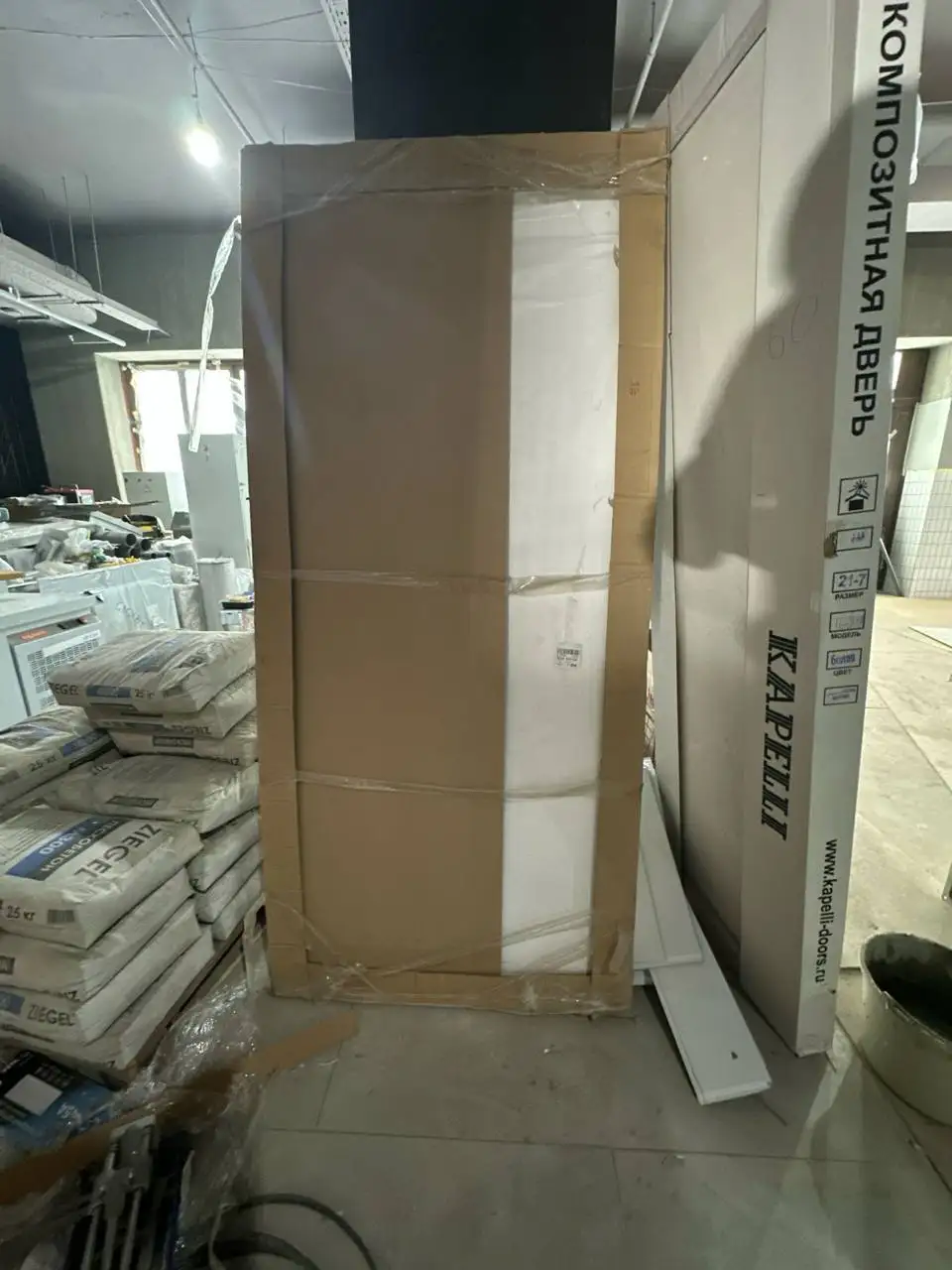 Продам дверь скрытой установки под покраску - Двери (Барахолка) в Казань