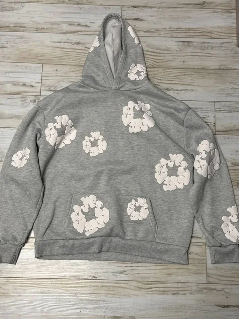 Продам 2 кофты, серую и черную, размер М - Джинсы в Казань