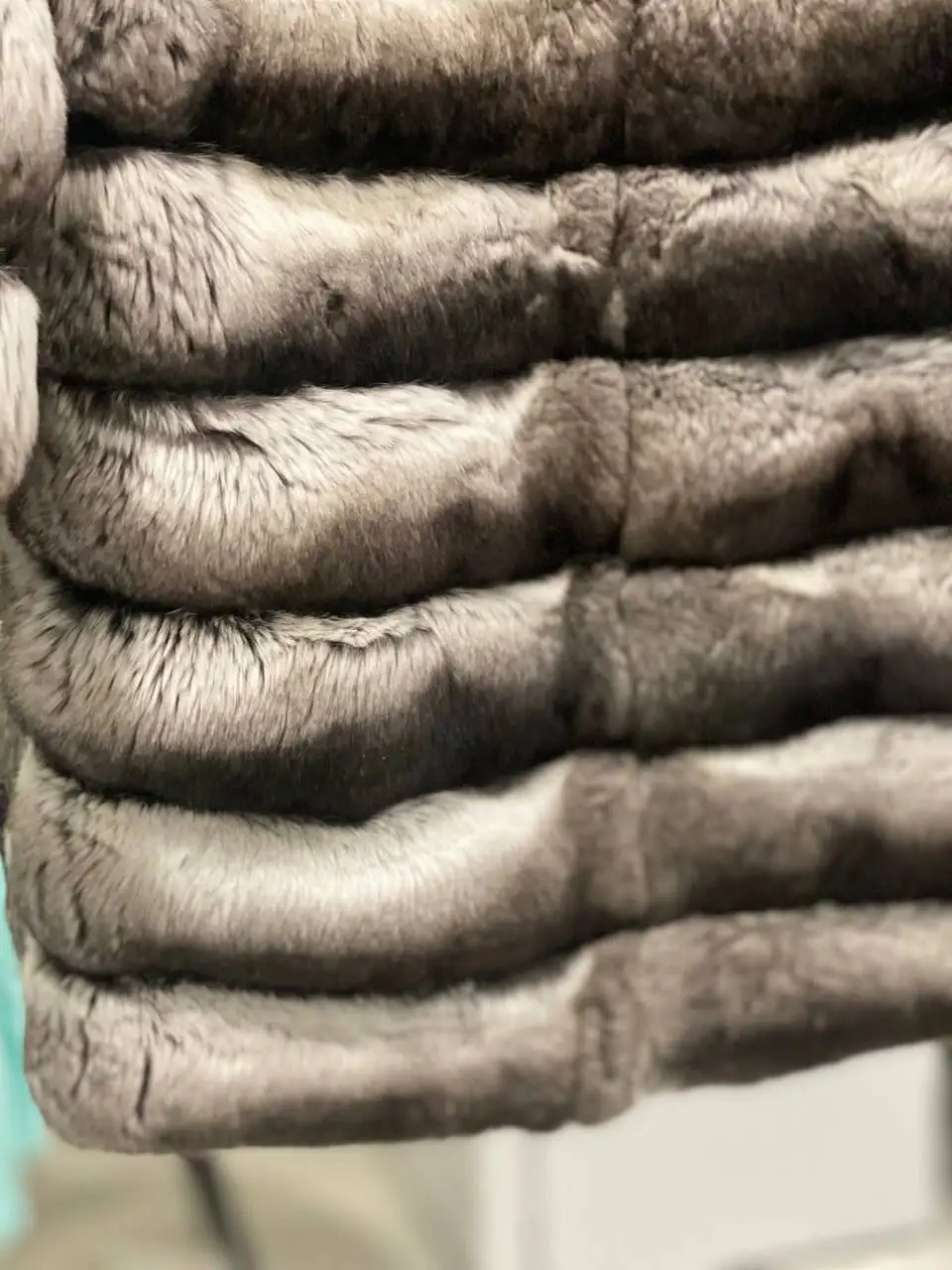 Продажа шубы из шиншиллы серого цвета - Верхняя одежда (Одежда) в Казань