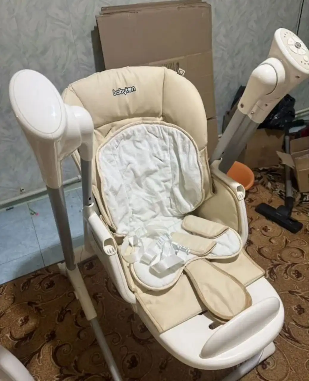 Отдам даром стульчик для кормления, кофеварку, аэрогриль - Барахолка в Казань