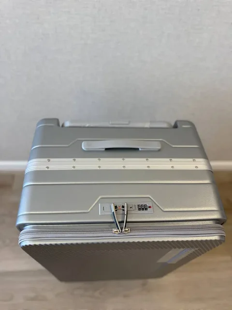 Большой чемодан XL на колесах из поликарбоната - Холодильники в Казань