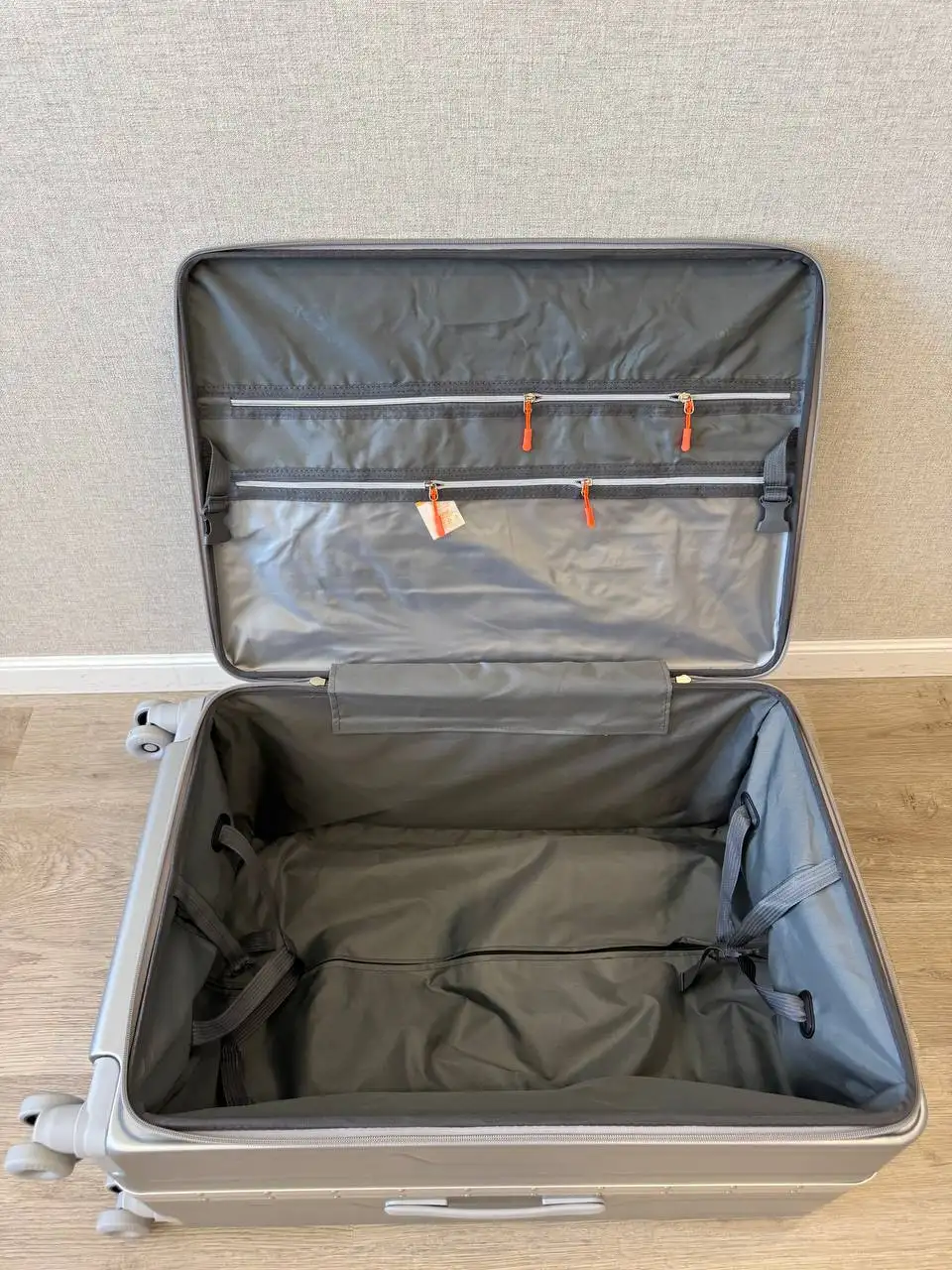 Большой чемодан XL на колесах - Чемоданы (Барахолка) в Казань