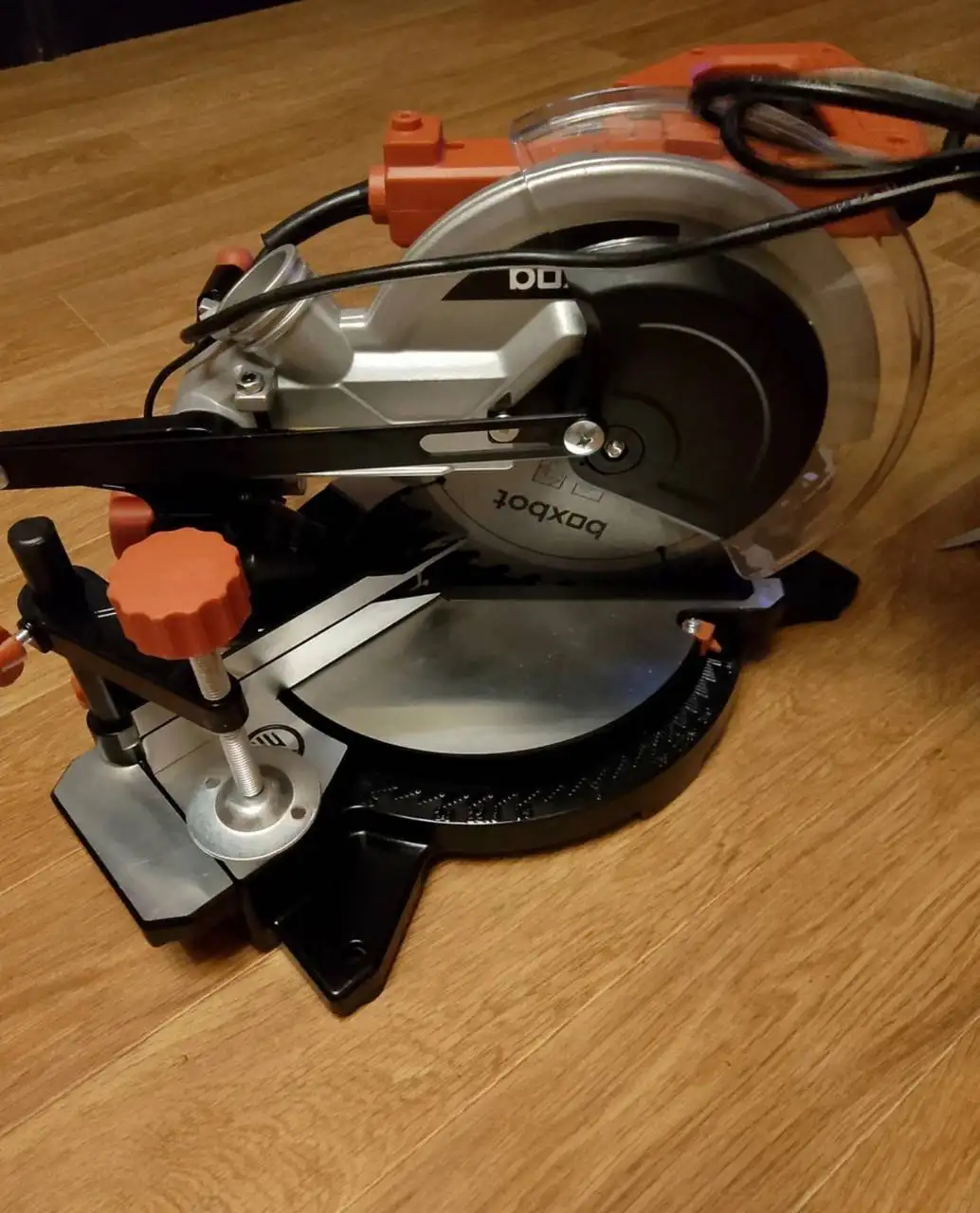 Торцовочная пила Boxbot CMS-1200-210L - Барахолка в Казань