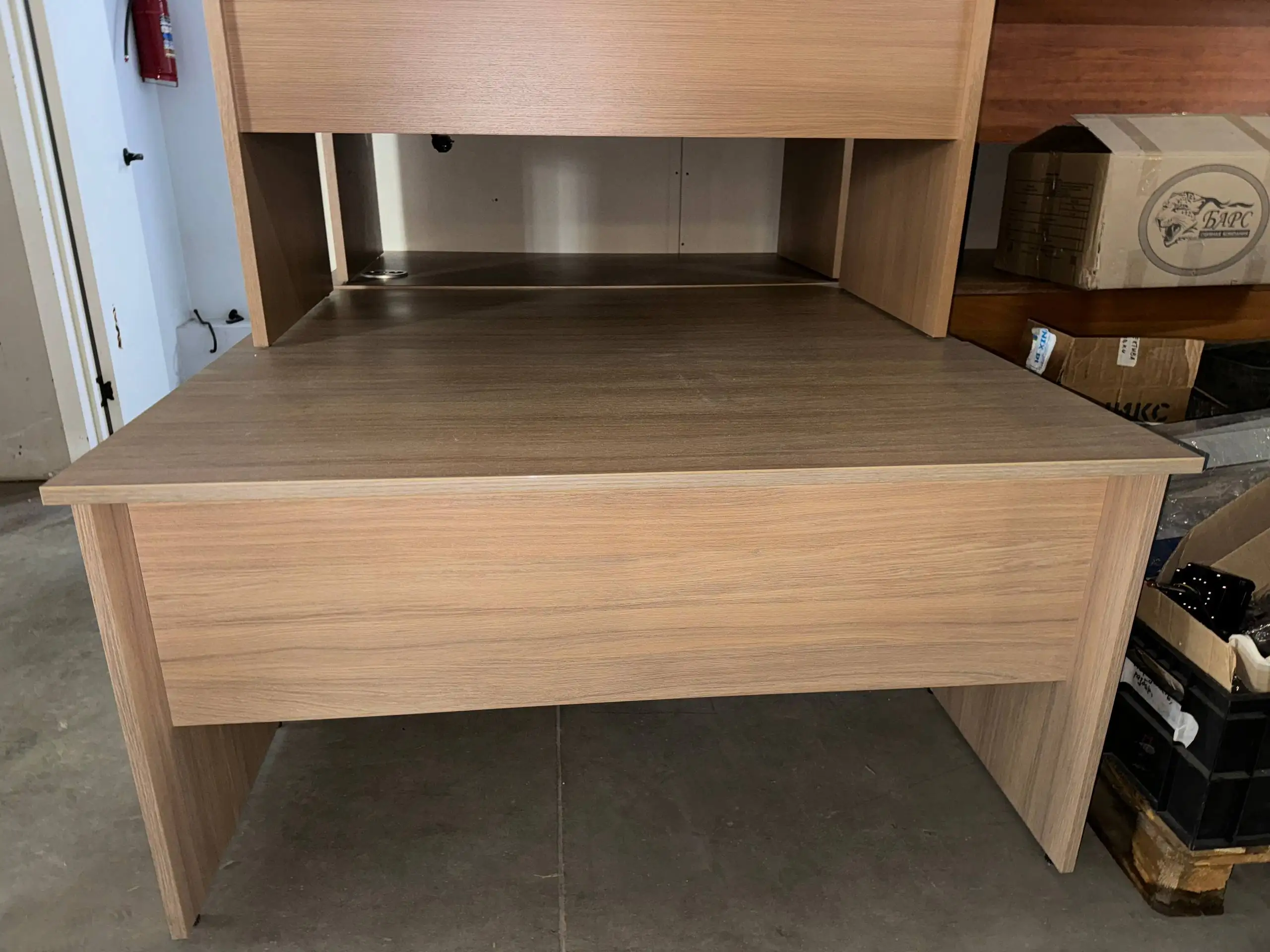 Продажа офисных столов 70x140 см - Мебель (Барахолка) в Казань