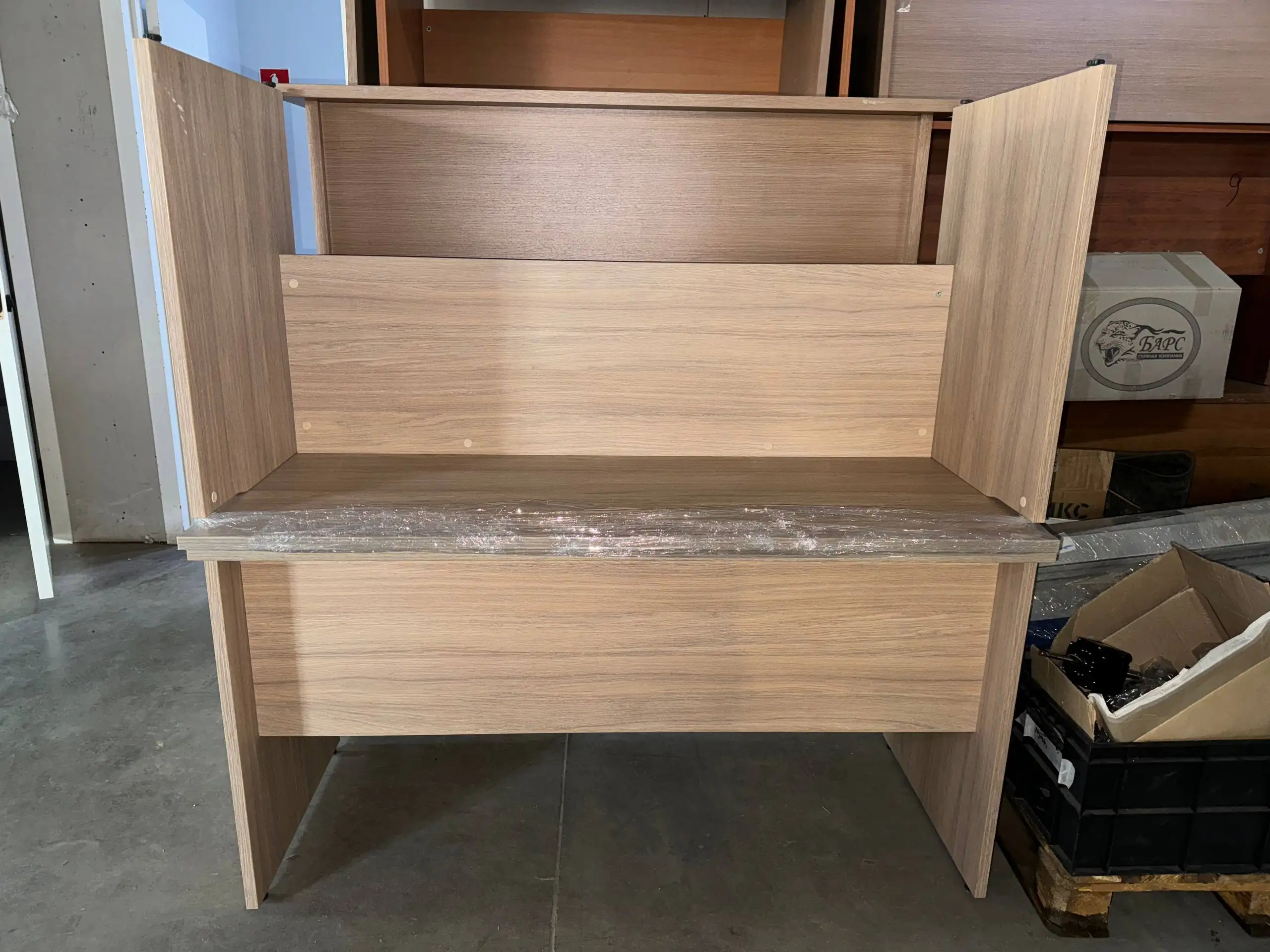 Продажа офисных столов 70x140 см - Мебель (Барахолка) в Казань