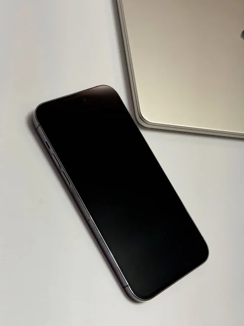 Продажа iPhone 14 Pro Max 1TB 2SIM с замененными дисплеем и аккумулятором - Зарядные устройства в Казань