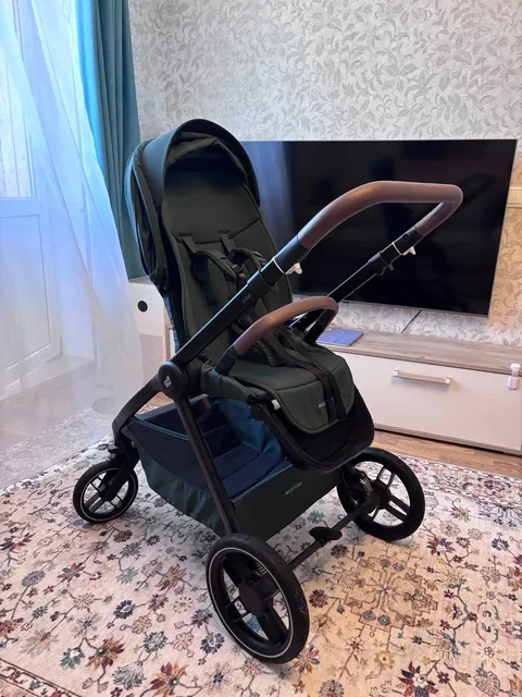 Коляска Maxi Cosi Oxford Green б/у 2 в 1 - Подгузники в Казань