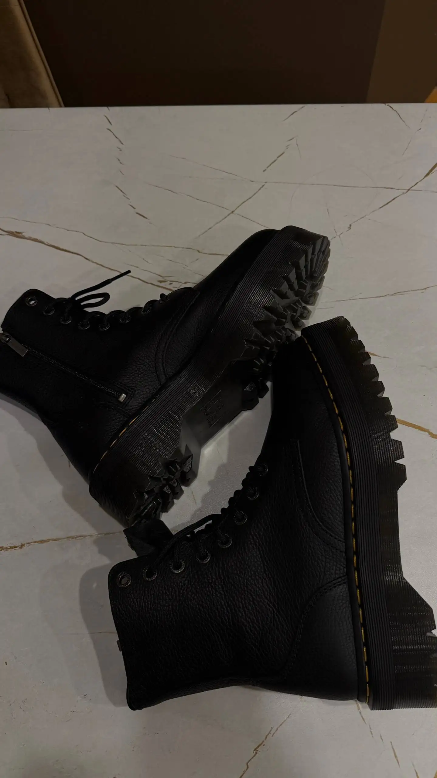 Оригинальные Мартинсы из Токио - Обувь (Одежда) в Казань