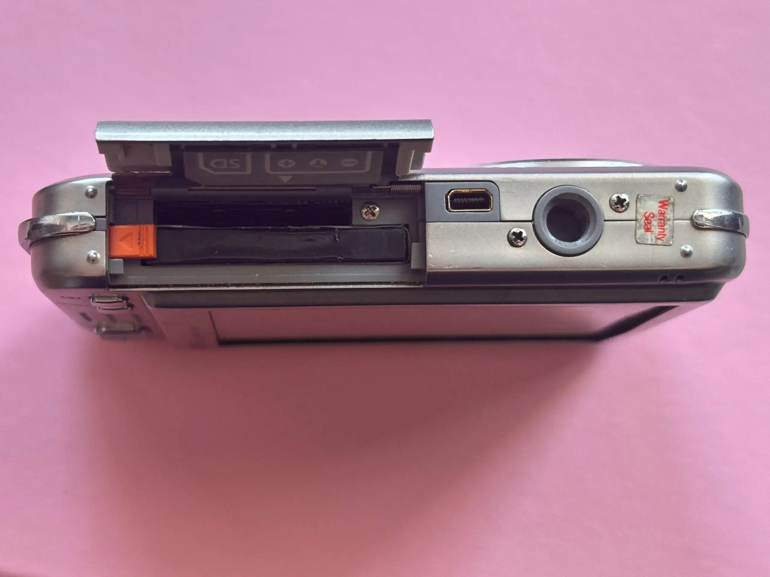 Продажа б/у фотоаппаратов Olympus и Benq - Фотоаппараты (Электроника) в Казань