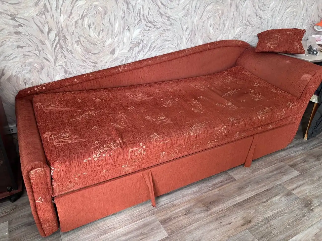 Бесплатный диван в хорошем состоянии - Барахолка в Казань
