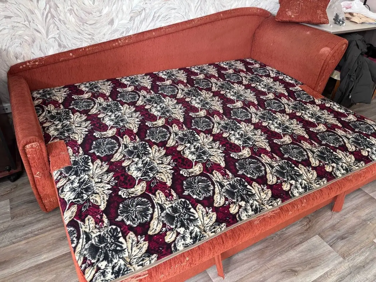 Бесплатный диван в хорошем состоянии - Барахолка в Казань