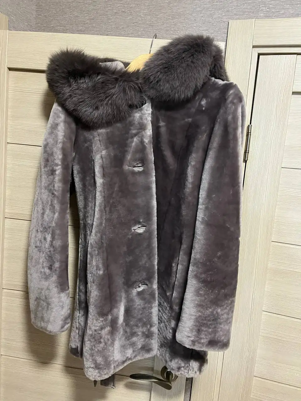 Жилетки, шубы натуральный мех и кожа, пуховик фирмы classna - Верхняя одежда (Одежда) в Казань