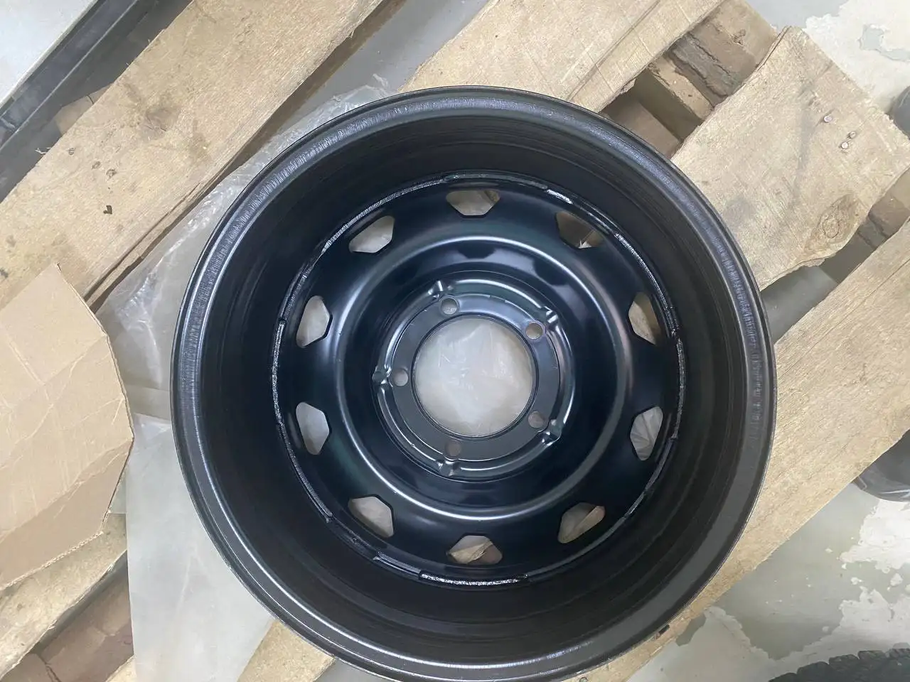 Штампы на Ниву новые без пробега - Диски и шины (Запчасти) в Казань