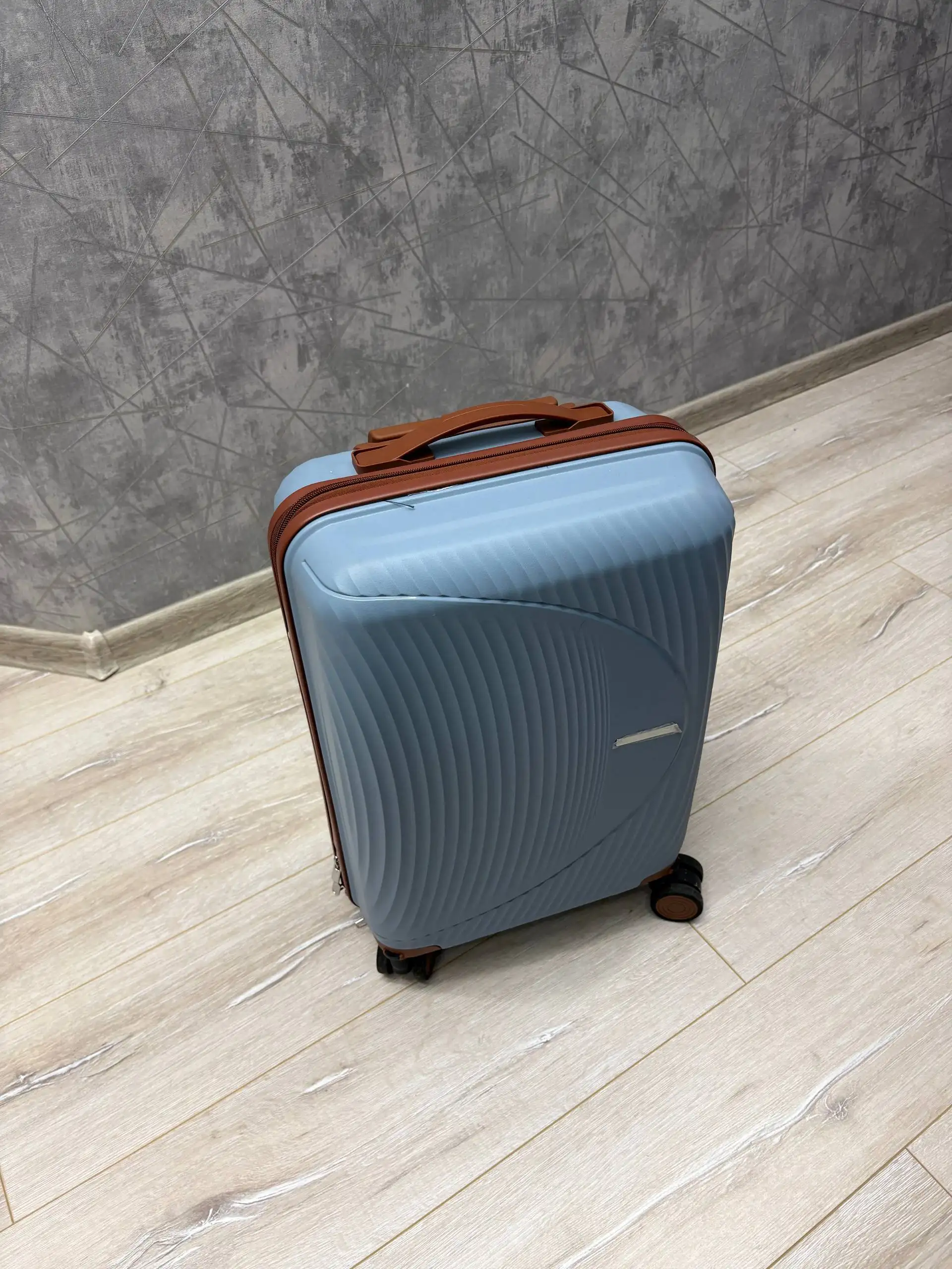 Продам мужские джинсы и ботинки - Мужская одежда и обувь (Одежда) в Казань