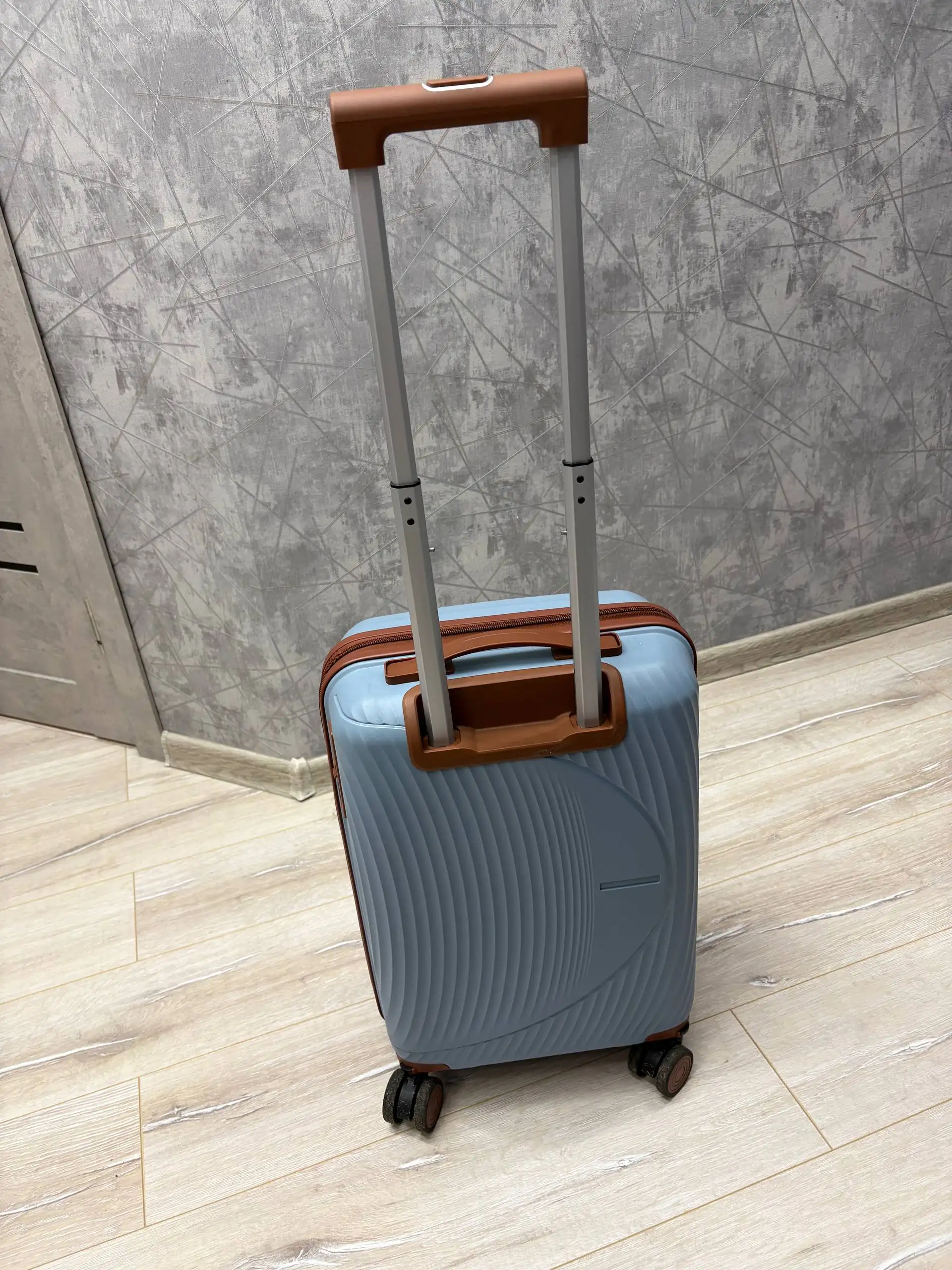 Продам мужские джинсы и ботинки - Мужская одежда и обувь (Одежда) в Казань