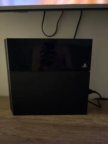Продажа PlayStation 4 с двумя джойстиками - Игровые приставки в Казань
