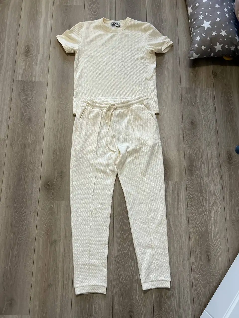 Мужской костюм молочный цвет размер S - Мужская одежда (Одежда) в Казань