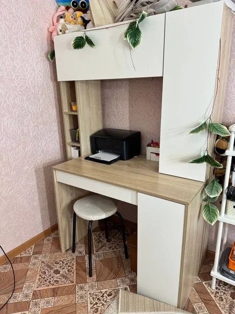 Продам бежевый компьютерный стол из ДСП - Постельные принадлежности в Казань