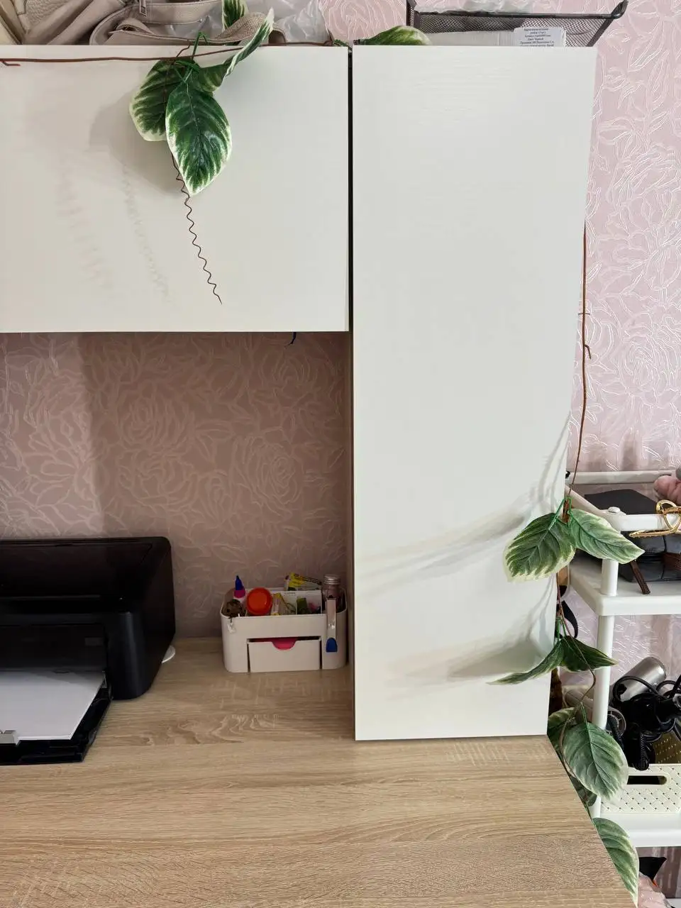 Продам бежевый компьютерный стол из ДСП - Мебель (Для дома и дачи) в Казань