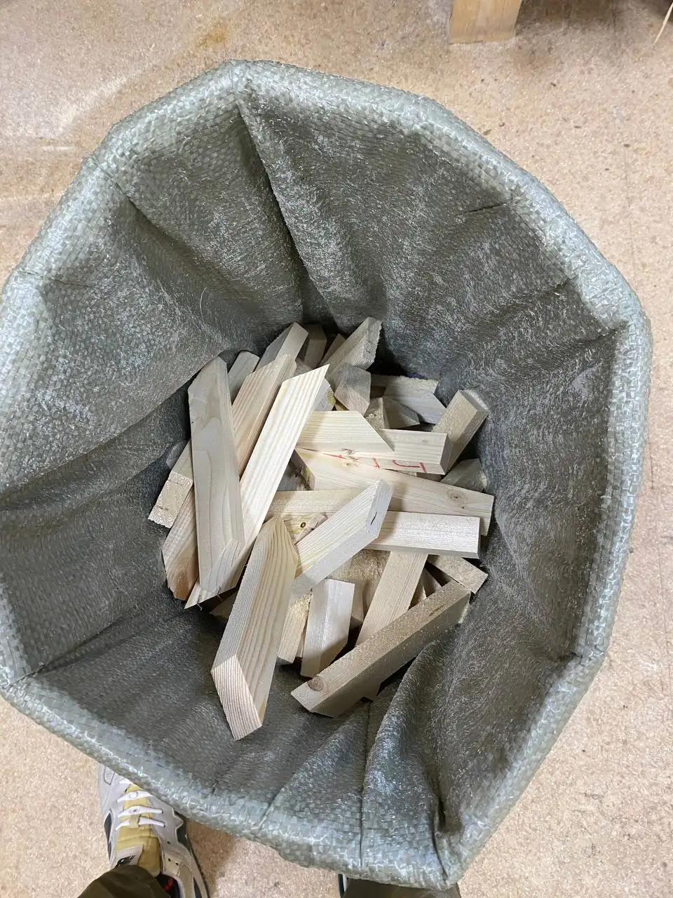 Сосна обрезки 5-10см для растопки бани - Дрова/топливо (Барахолка) в Казань