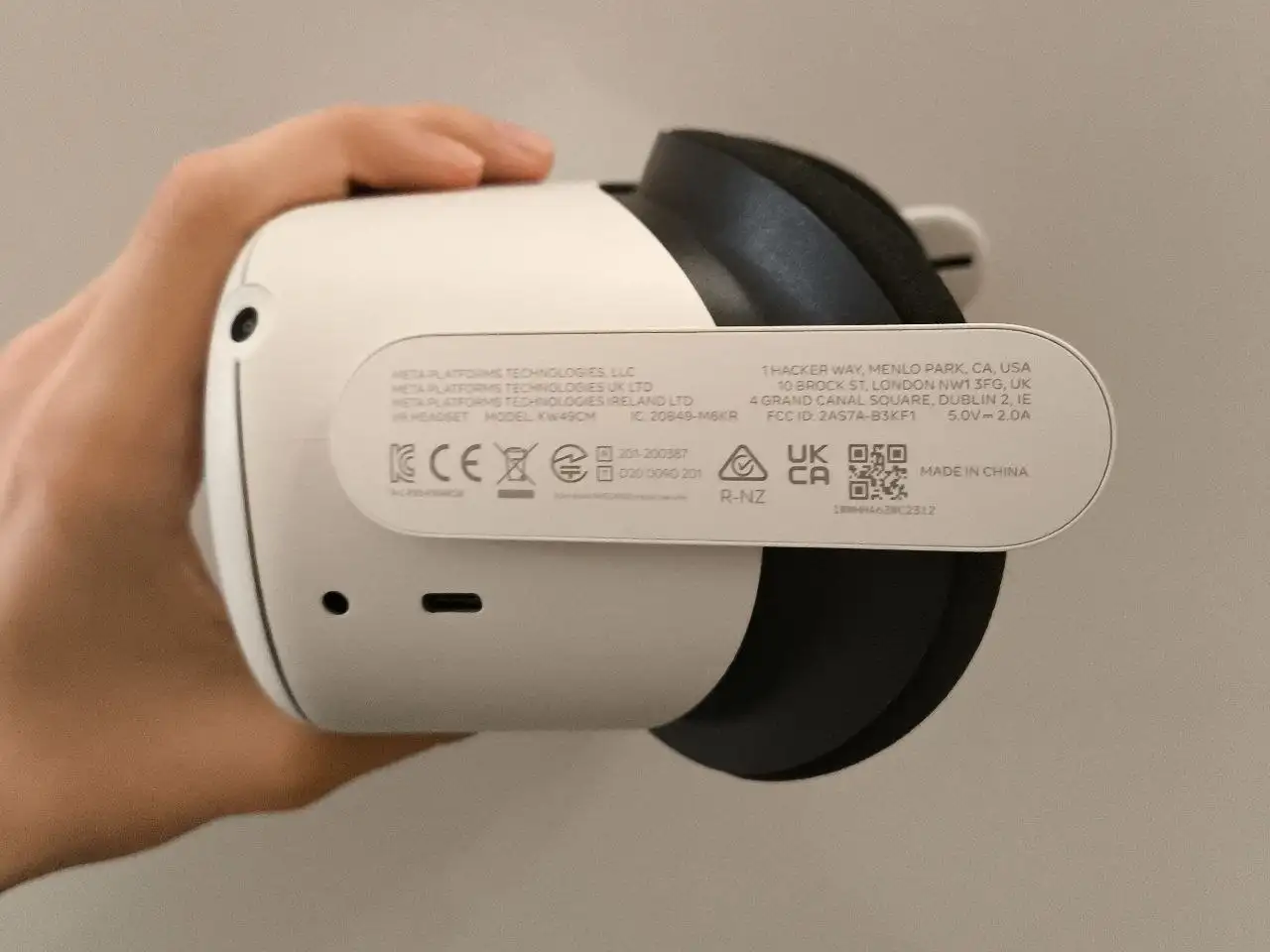 Продам шлем виртуальной реальности Oculus Quest 2 128 Гб - Виртуальная реальность (Электроника) в Казань