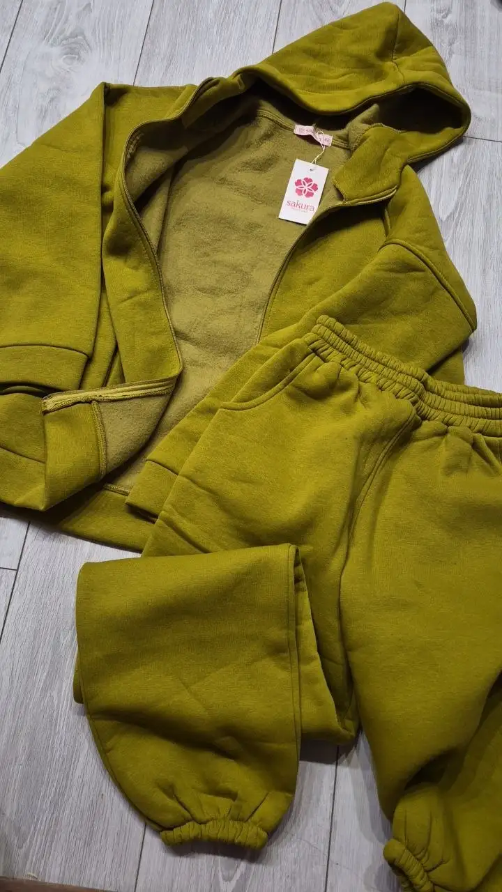 Утепленный костюм фисташкового цвета размер 42-44 - Верхняя одежда (Одежда) в Казань